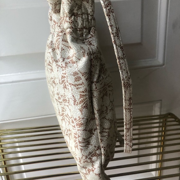 Purse - Picture 2 of 4